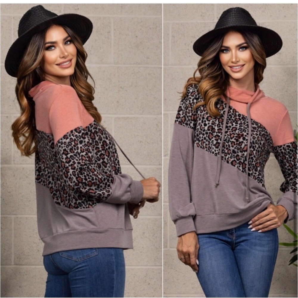 LAST ONE: USA made leopard print women’s cute fall pullover sweater comfy top - Picture 3 of 4
